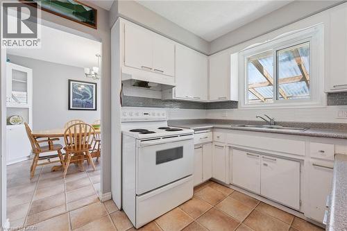 153 Fourth Avenue, Kitchener, ON - Indoor Photo Showing Kitchen