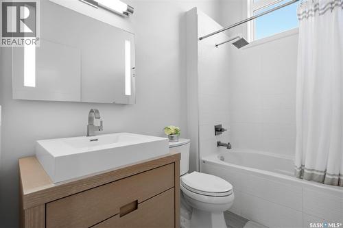 111 Fleming Crescent, Saskatoon, SK - Indoor Photo Showing Bathroom