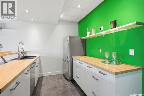 111 Fleming Crescent, Saskatoon, SK - Indoor Photo Showing Kitchen With Double Sink