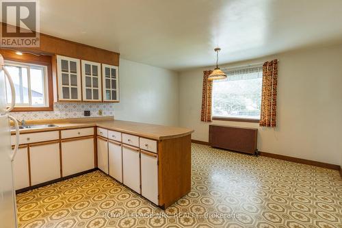 lots of cupboards - 215 Knoll Street, Port Colborne (Main Street), ON - Indoor Photo Showing Kitchen