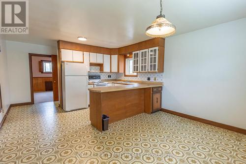 dining area - 215 Knoll Street, Port Colborne (Main Street), ON - Indoor Photo Showing Kitchen