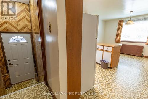 side entrance and to basement - 215 Knoll Street, Port Colborne (Main Street), ON - Indoor Photo Showing Other Room