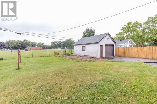 oversized single garage - 215 Knoll Street, Port Colborne (Main Street), ON - Outdoor