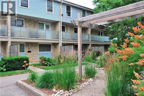 35 BRECKENRIDGE Drive Unit# 30 , Kitchener, Ontario N2B 3H5 2