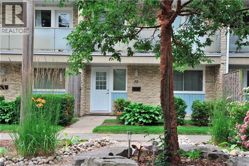 35 BRECKENRIDGE Drive Unit# 30 , Kitchener, Ontario N2B 3H5 4
