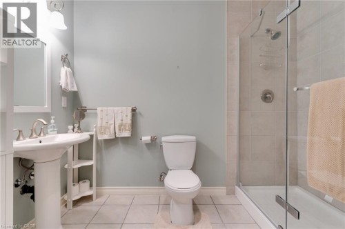 150 Garth Massey Drive, Cambridge, ON - Indoor Photo Showing Bathroom