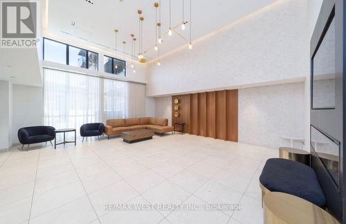 211 - 2300 St Clair Avenue W, Toronto, ON - Indoor Photo Showing Other Room