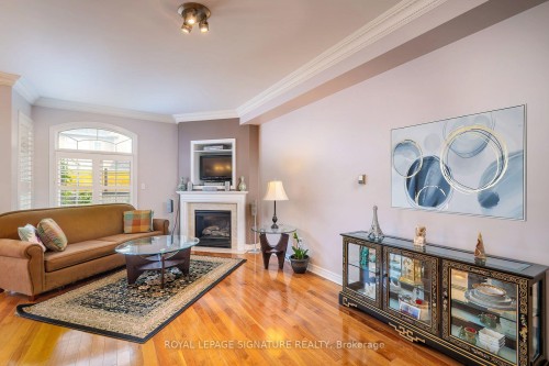 469 Bristol Road W, Mississauga, ON - Indoor Photo Showing Living Room With Fireplace
