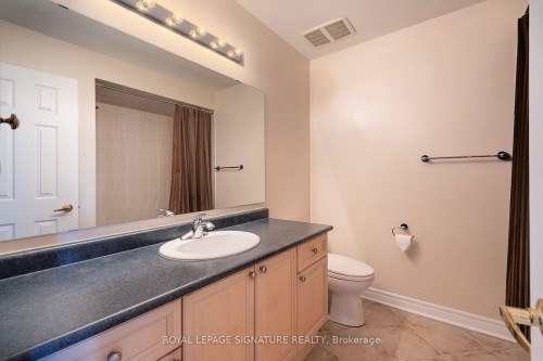 469 Bristol Road W, Mississauga, ON - Indoor Photo Showing Bathroom