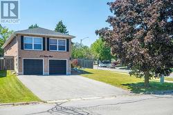 374 SALERNO STREET  Oshawa, ON L1J 6W3