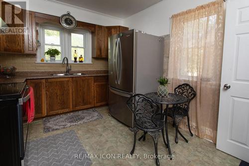 299 Park Street, Kitchener, ON - Indoor Photo Showing Kitchen With Double Sink
