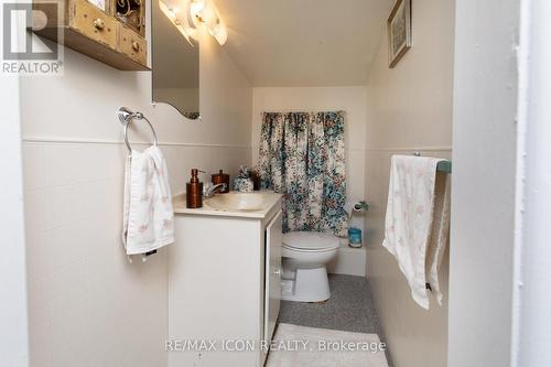299 Park Street, Kitchener, ON - Indoor Photo Showing Bathroom
