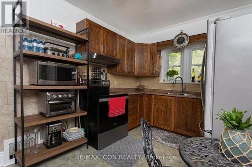 299 Park Street, Kitchener, ON - Indoor Photo Showing Kitchen With Double Sink