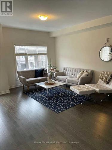 3930 Tufgar Crescent, Burlington, ON - Indoor Photo Showing Living Room