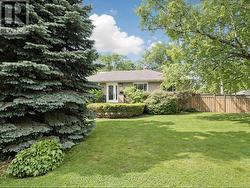 1864 HINDHEAD ROAD  Mississauga, ON L5J 1N6
