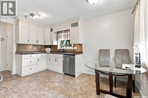 2715 Arlington Avenue, Saskatoon, SK - Indoor