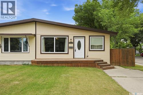 2715 Arlington Avenue, Saskatoon, SK - Outdoor