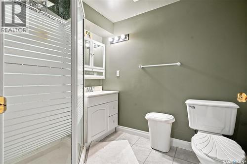 2715 Arlington Avenue, Saskatoon, SK - Indoor Photo Showing Bathroom