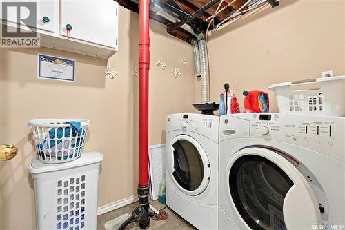 2715 Arlington Avenue, Saskatoon, SK - Indoor Photo Showing Laundry Room