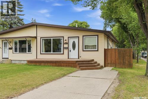 2715 Arlington Avenue, Saskatoon, SK - Outdoor