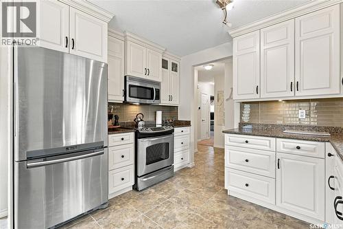 2715 Arlington Avenue, Saskatoon, SK - Indoor Photo Showing Kitchen With Stainless Steel Kitchen With Upgraded Kitchen