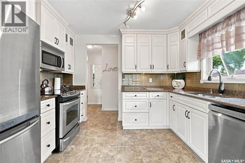 2715 Arlington Avenue, Saskatoon, SK - Indoor Photo Showing Kitchen With Stainless Steel Kitchen With Double Sink