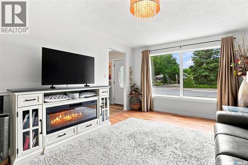 2715 Arlington Avenue, Saskatoon, SK - Indoor Photo Showing Living Room