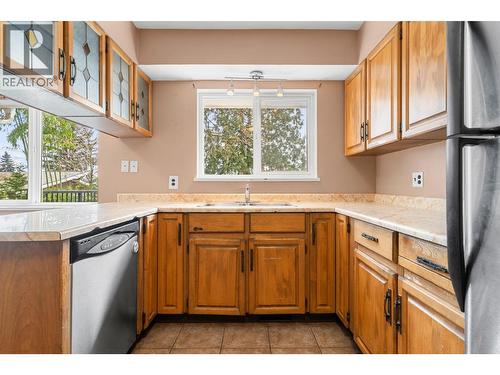 753 E 9Th Street, North Vancouver, BC - Indoor Photo Showing Kitchen With Double Sink