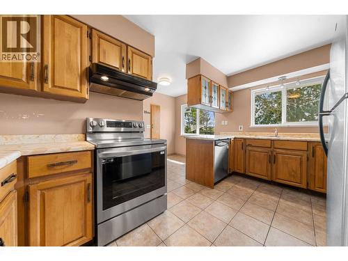 753 E 9Th Street, North Vancouver, BC - Indoor Photo Showing Kitchen