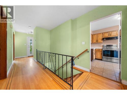 753 E 9Th Street, North Vancouver, BC - Indoor