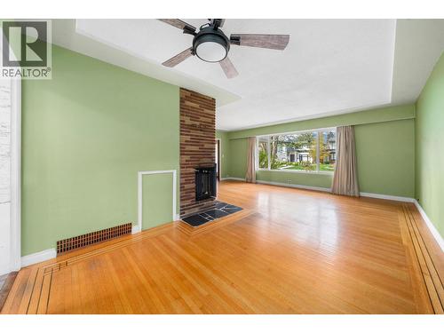 753 E 9Th Street, North Vancouver, BC - Indoor With Fireplace