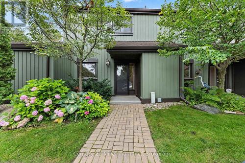 156 ESCARPMENT CRESCENT  Collingwood, ON L9Y 5B4