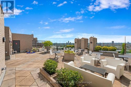 Comfy couch seats and a great view - 1003 - 245 Kent Street N, Ottawa, ON - Outdoor