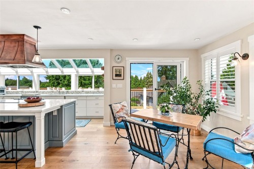549 Memorial Ave, Qualicum Beach, BC 