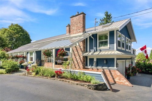 549 Memorial Ave, Qualicum Beach, BC 