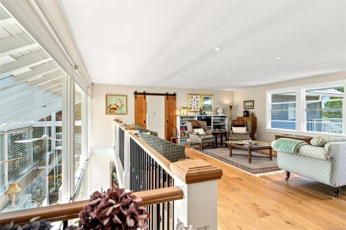 549 Memorial Ave, Qualicum Beach, BC 