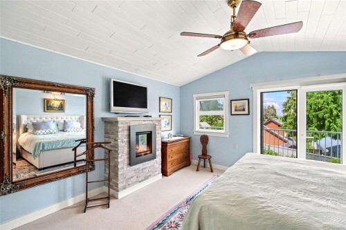 549 Memorial Ave, Qualicum Beach, BC 