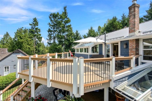 549 Memorial Ave, Qualicum Beach, BC 