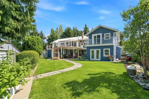 549 Memorial Ave, Qualicum Beach, BC 