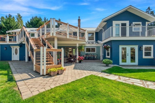 549 Memorial Ave, Qualicum Beach, BC 