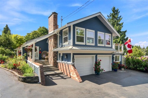 549 Memorial Ave, Qualicum Beach, BC 