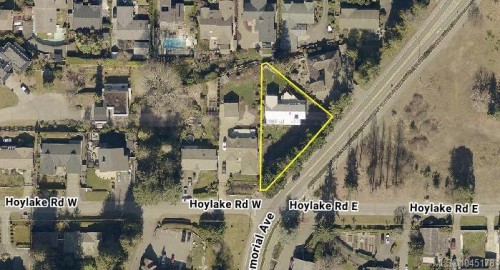 549 Memorial Ave, Qualicum Beach, BC 