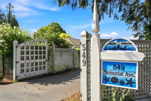549 Memorial Ave, Qualicum Beach, BC 