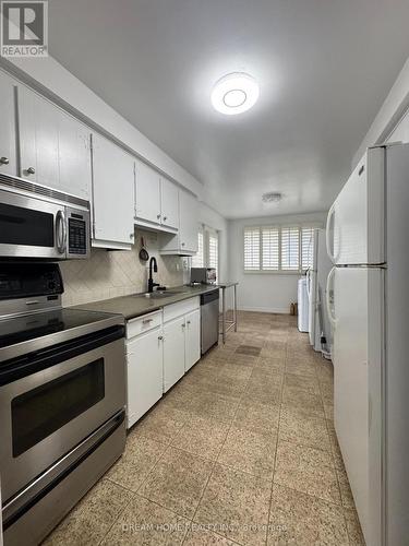 31 Markhaven Road, Markham, ON - Indoor Photo Showing Kitchen