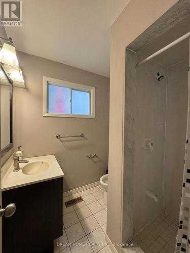 31 Markhaven Road, Markham, ON - Indoor Photo Showing Bathroom