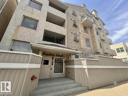 #103 8108 109 ST NW  Edmonton, AB T6G 2V7