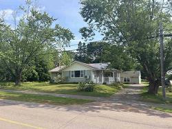 84 MacRae Drive  East Royalty, PE C1C 0S5