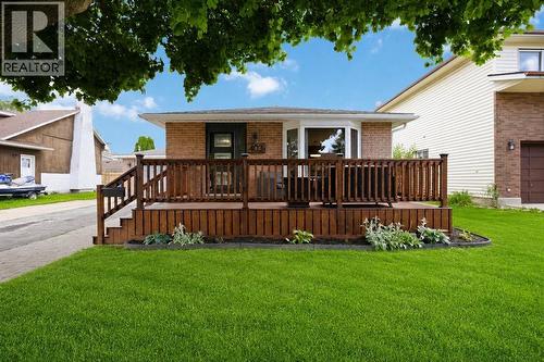 403 Huxley AVENUE  Sarnia, ON N7S 4Z1