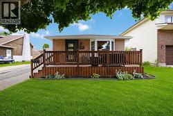 403 Huxley AVENUE  Sarnia, ON N7S 4Z1