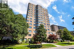912 - 4 PARK VISTA DRIVE Toronto, ON M4B 3M8